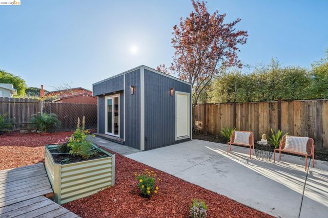 1339 Kains Ave, Berkeley, CA 94702