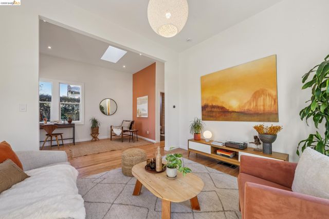 1339 Kains Ave, Berkeley, CA 94702