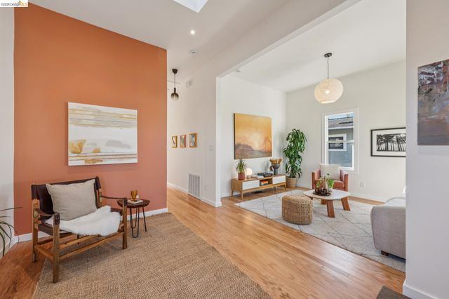 1339 Kains Ave, Berkeley, CA 94702