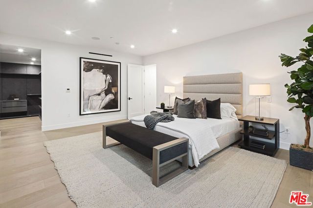 11961 Dorothy Street 2, Los Angeles, CA 90049