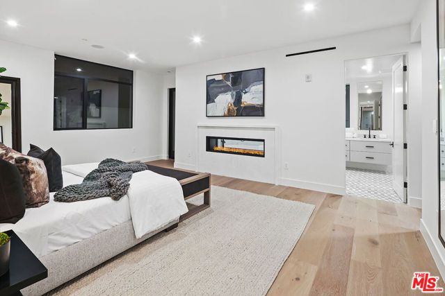 11961 Dorothy Street 2, Los Angeles, CA 90049