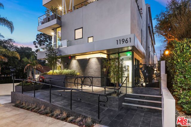 11961 Dorothy Street 2, Los Angeles, CA 90049