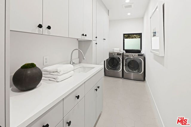11961 Dorothy Street 2, Los Angeles, CA 90049