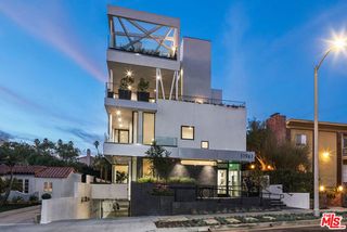 11961 Dorothy Street 2, Los Angeles, CA 90049