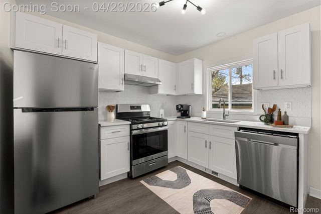 26045 Eton Avenue, Dearborn Heights, MI 48125