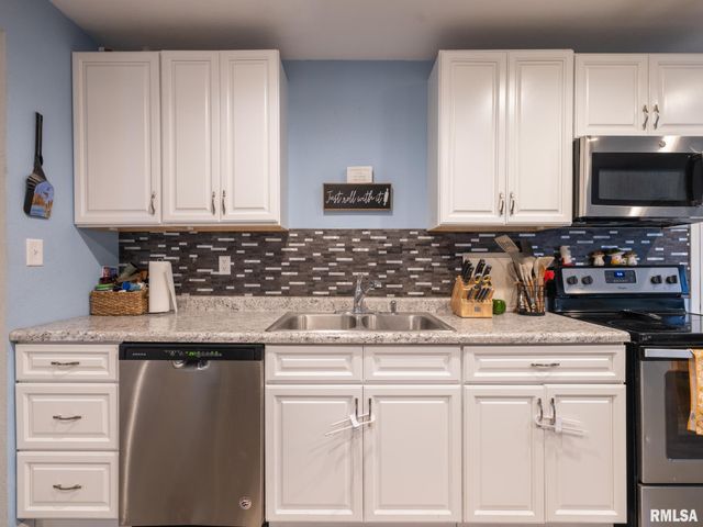 1204 ANN ELIZA Street, Pekin, IL 61554