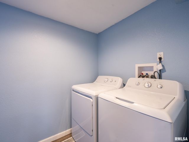 1204 ANN ELIZA Street, Pekin, IL 61554