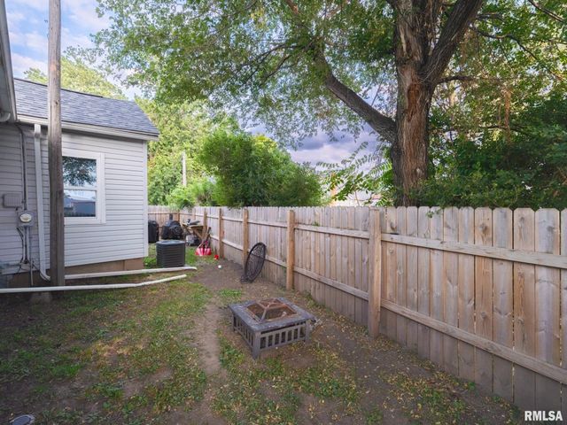 1204 ANN ELIZA Street, Pekin, IL 61554