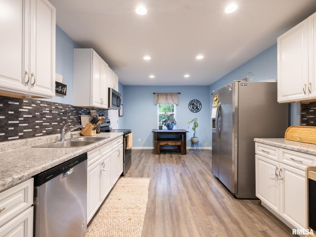 1204 ANN ELIZA Street, Pekin, IL 61554