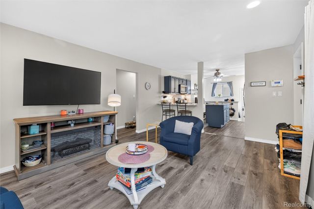 30533 Hiveley Street, Westland, MI 48186