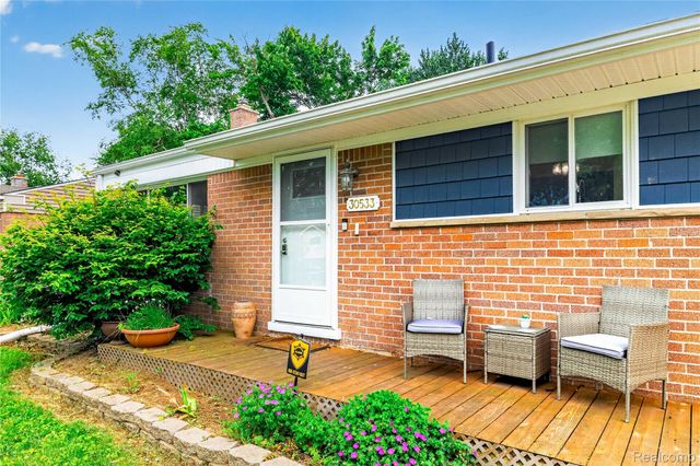 30533 Hiveley Street, Westland, MI 48186