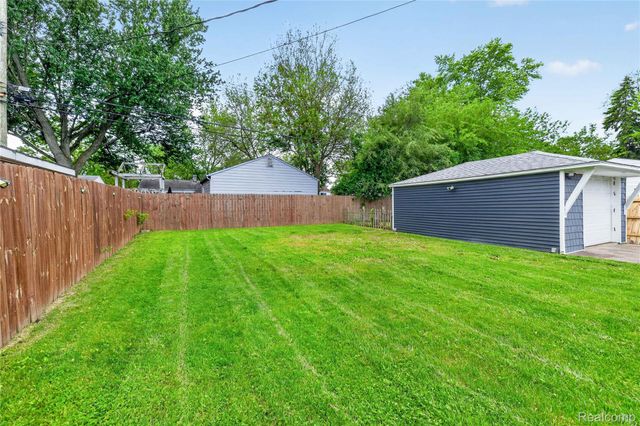 30533 Hiveley Street, Westland, MI 48186