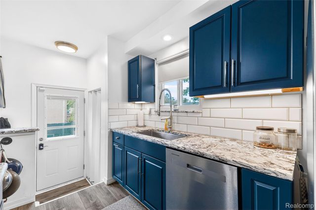 30533 Hiveley Street, Westland, MI 48186