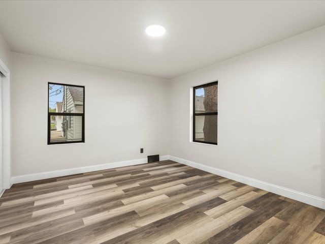 7604 N 2nd Street, Machesney Park, IL 61115