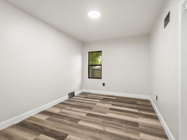 7604 N 2nd Street, Machesney Park, IL 61115