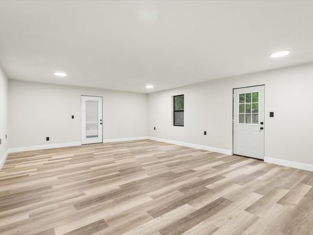 7604 N 2nd Street, Machesney Park, IL 61115