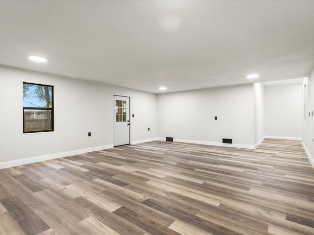 7604 N 2nd Street, Machesney Park, IL 61115