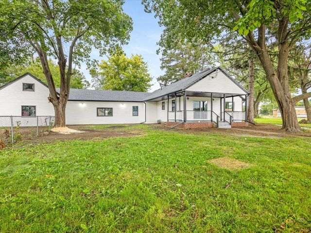 7604 N 2nd Street, Machesney Park, IL 61115