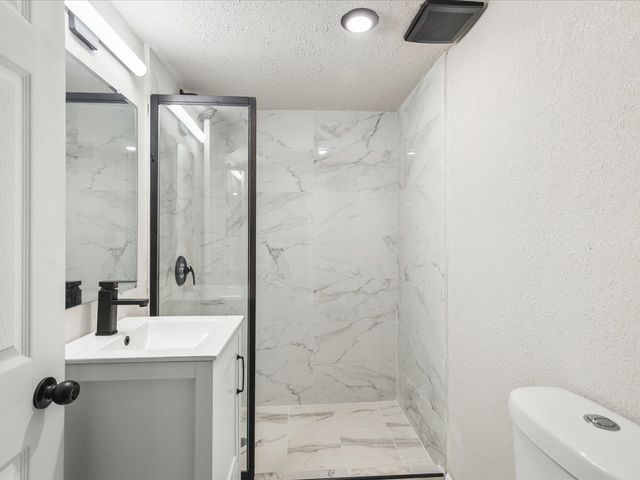 7604 N 2nd Street, Machesney Park, IL 61115