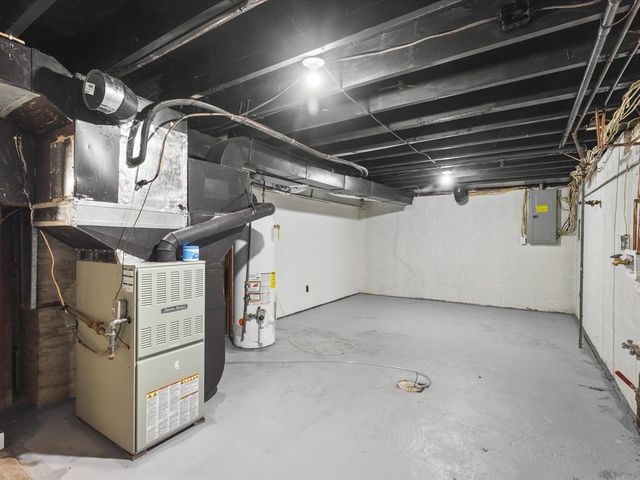 7604 N 2nd Street, Machesney Park, IL 61115