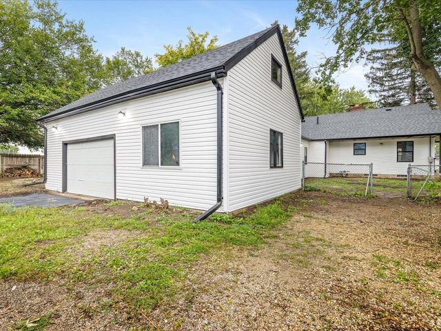 7604 N 2nd Street, Machesney Park, IL 61115