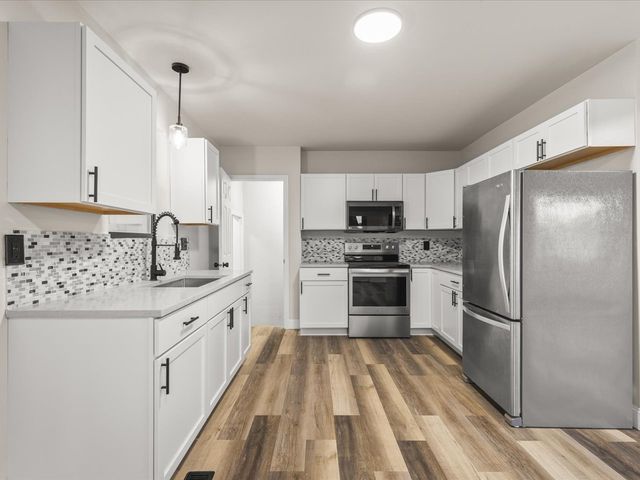 7604 N 2nd Street, Machesney Park, IL 61115