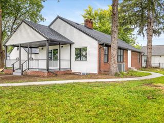 7604 N 2nd Street, Machesney Park, IL 61115
