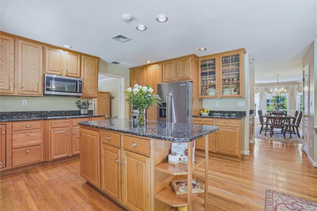2 Windsor Lane, Cornwall, NY 12518