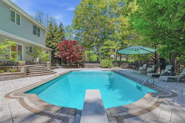 2 Windsor Lane, Cornwall, NY 12518