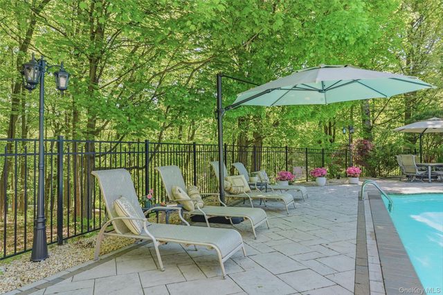 2 Windsor Lane, Cornwall, NY 12518