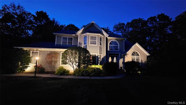 2 Windsor Lane, Cornwall, NY 12518