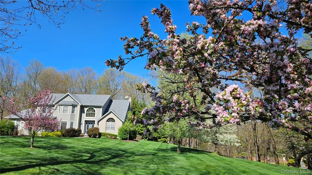 2 Windsor Lane, Cornwall, NY 12518