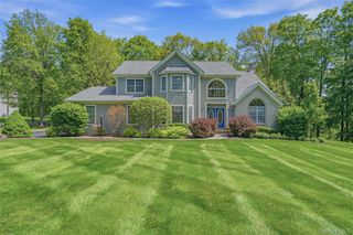 2 Windsor Lane, Cornwall, NY 12518