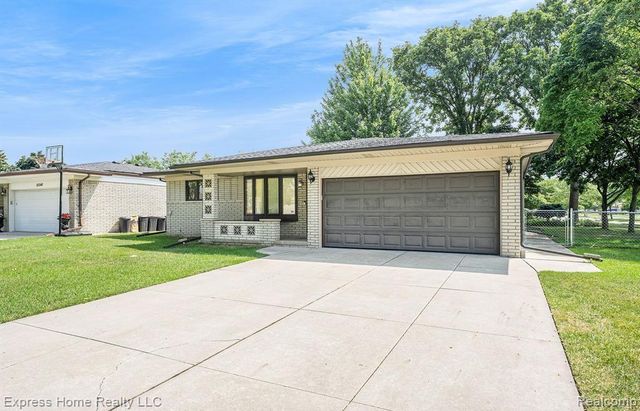 35526 Dunston Drive, Sterling Heights, MI 48310