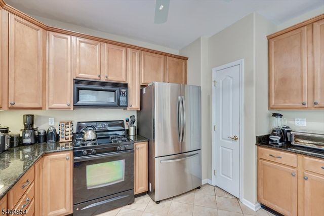 2104 Avery Ct 2104, Franklin Twp., NJ 08873