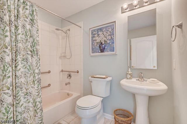 2104 Avery Ct 2104, Franklin Twp., NJ 08873