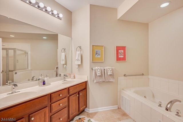2104 Avery Ct 2104, Franklin Twp., NJ 08873
