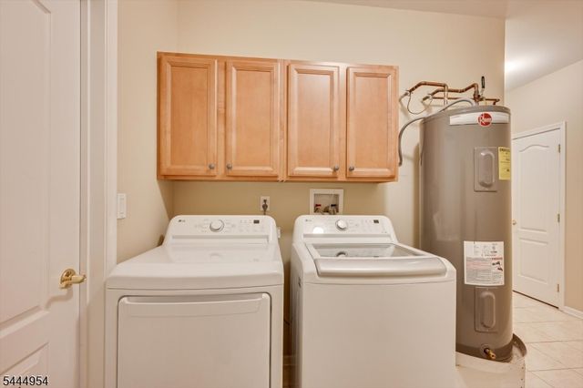 2104 Avery Ct 2104, Franklin Twp., NJ 08873