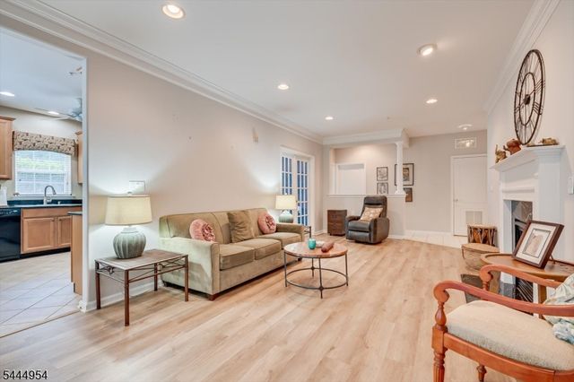 2104 Avery Ct 2104, Franklin Twp., NJ 08873