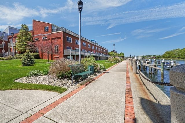 45 Main St 112, Wareham, MA 02571