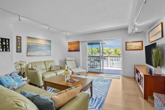 45 Main St 112, Wareham, MA 02571