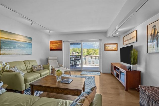 45 Main St 112, Wareham, MA 02571