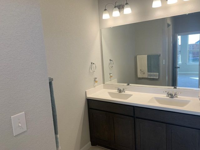 1821 LEO Drive, Van Alstyne, TX 75495
