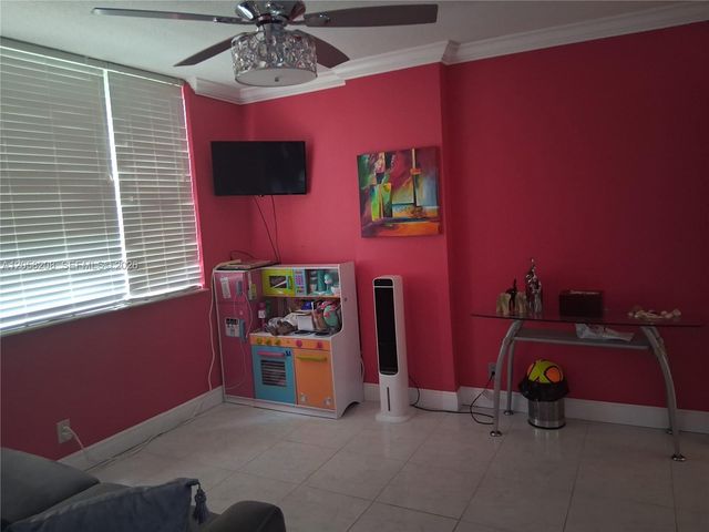 4400hillcrest Hillcrest DR 201B, Hollywood, FL 33021