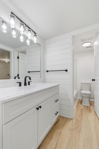 715 Skynob Drive, Ann Arbor, MI 48105