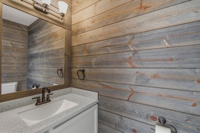 715 Skynob Drive, Ann Arbor, MI 48105