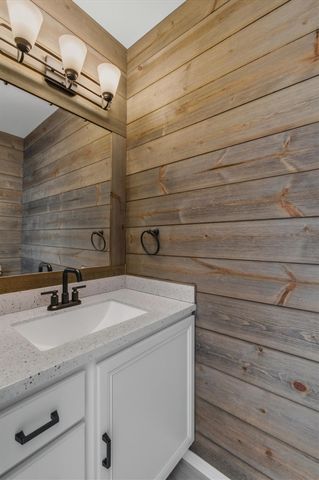 715 Skynob Drive, Ann Arbor, MI 48105