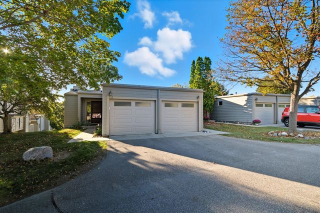 715 Skynob Drive, Ann Arbor, MI 48105