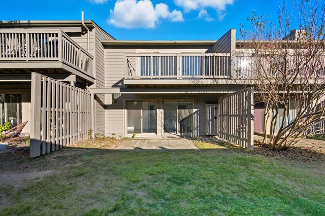 715 Skynob Drive, Ann Arbor, MI 48105