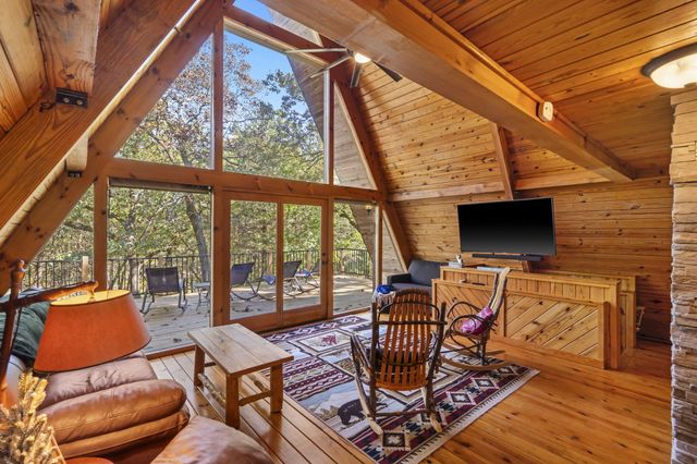 110 Wildwood Road, Shell Knob, MO 65747